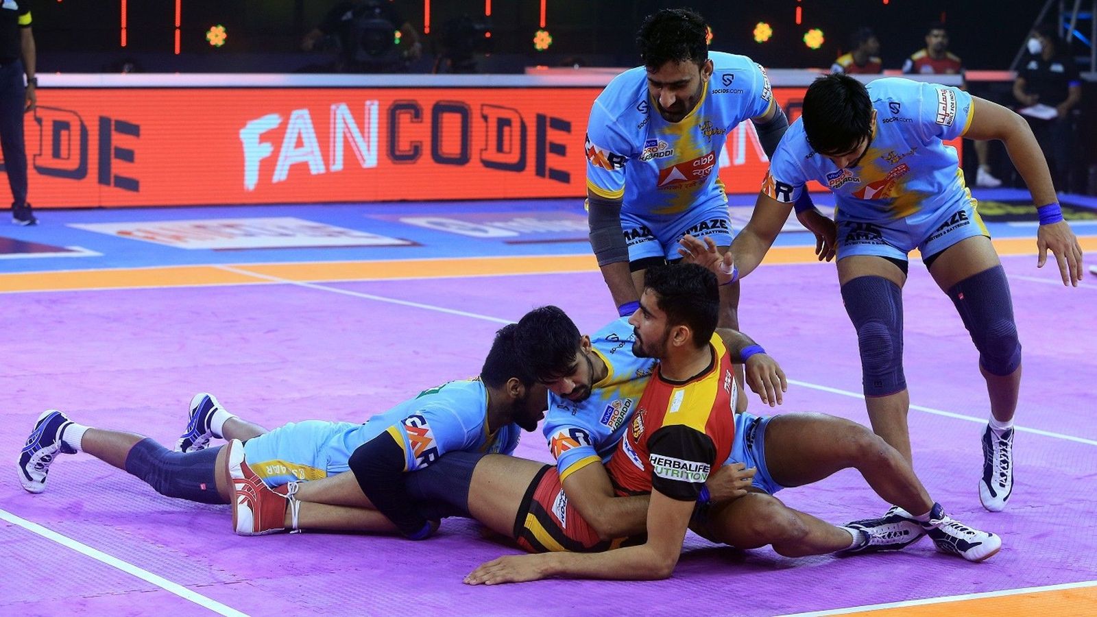 UP Yoddha's defensive masterclass keeps Bengaluru Bulls in check UP Yoddha's defensive masterclass keeps Bengaluru Bulls in check