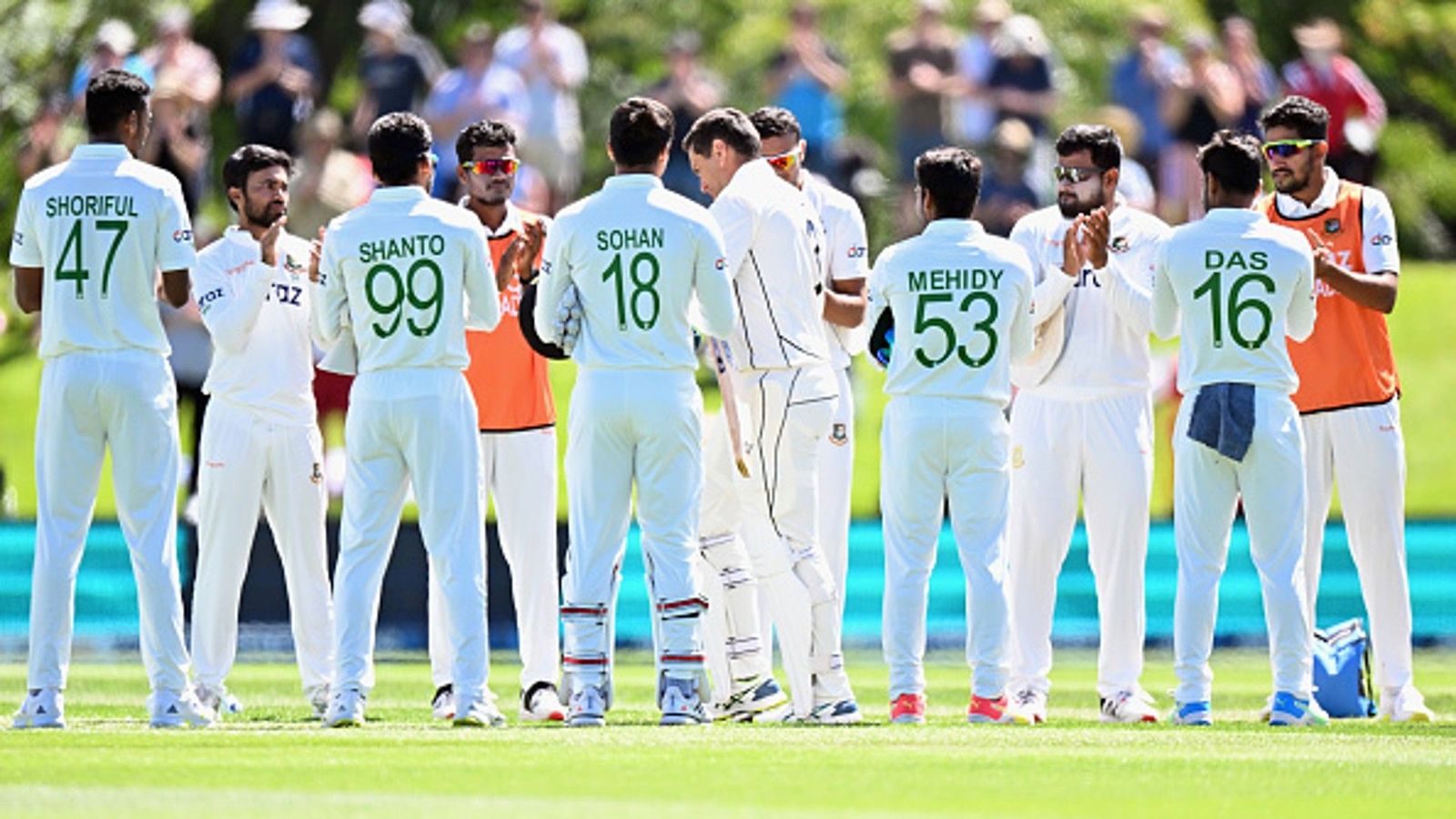 Ross Taylor given 'Guard of Honour' in a beautiful gesture by Bangladesh players Ross Taylor given 'Guard of Honour' in a beautiful gesture by Bangladesh players