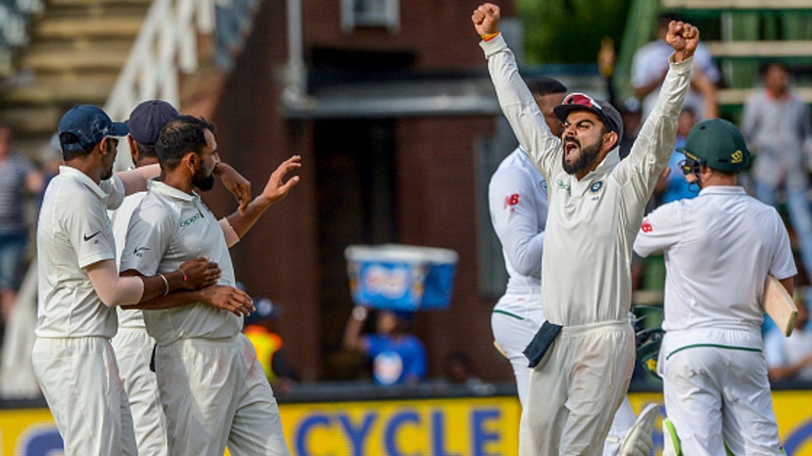 Animated Virat Kohli in war of words with Rassie van der Dussen for sledging Rishabh Pant Animated Virat Kohli in war of words with Rassie van der Dussen for sledging Rishabh Pant