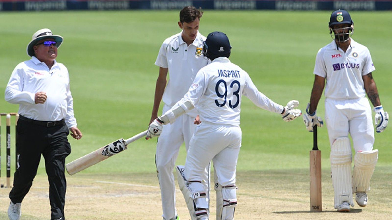 'Well done kid,' former South Africa batsman praises this pacer for not backing down 'Well done kid,' former South Africa batsman praises this pacer for not backing down