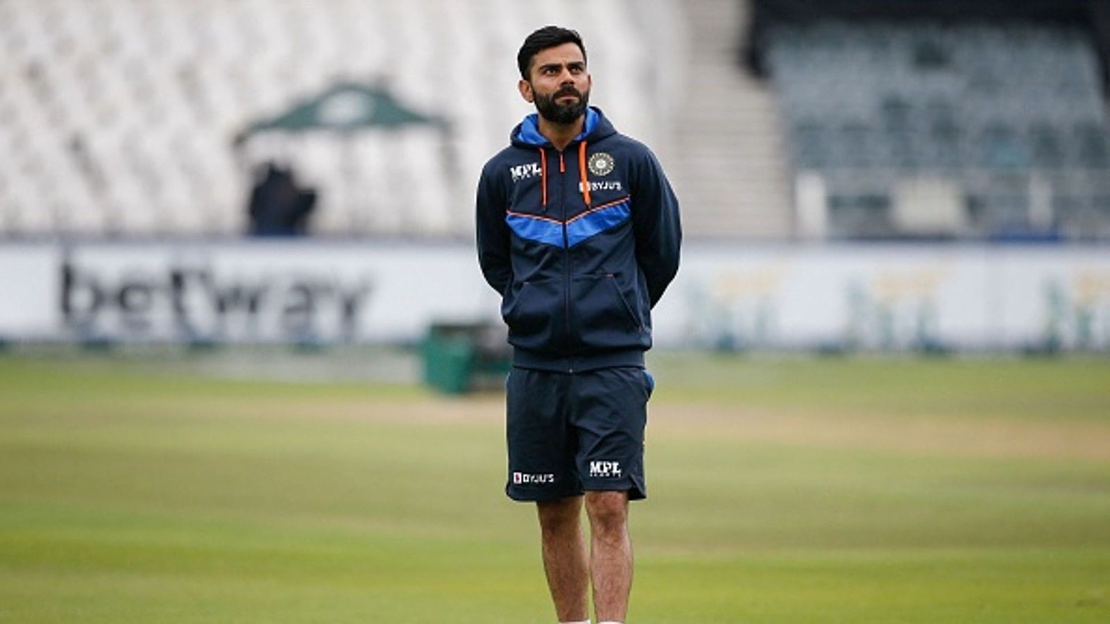 Gavaskar makes a shocking statement on Virat's resignation from Test captaincy Gavaskar makes a shocking statement on Virat's resignation from Test captaincy