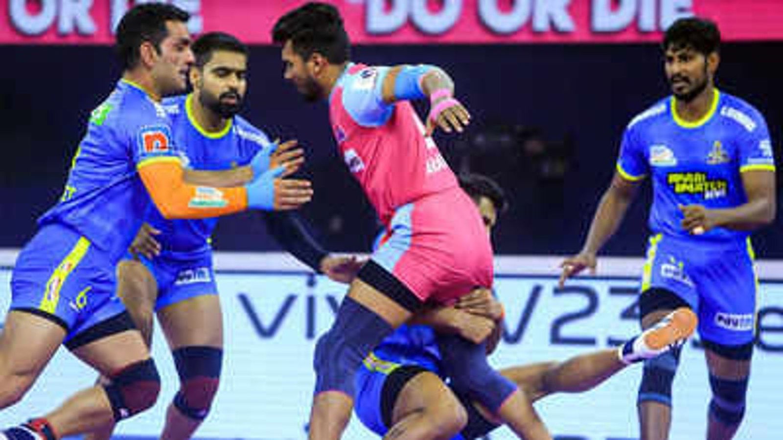 Patna Pirates beat table topper Bengaluru; Jaipur and Thalaivas play out thriller tie Patna Pirates beat table topper Bengaluru; Jaipur and Thalaivas play out thriller tie