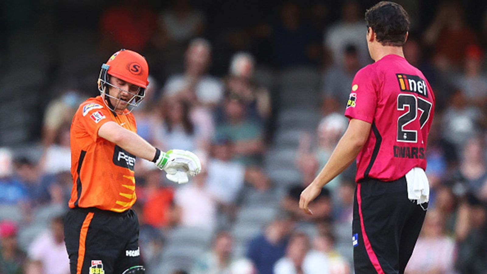 Inglis powers Scorchers to BBL final; Sixers' no.9 batter Dwarshuis creates history with quickfire 66 Inglis powers Scorchers to BBL final; Sixers' no.9 batter Dwarshuis creates history with quickfire 66