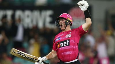 Hayden books Sydney Sixers' rematch with Perth Scorchers in BBL final with unbeaten 98 in eventful last over SportsTak