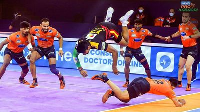 U Mumba hammer PKL table-toppers Bulls to move into top four SportsTak