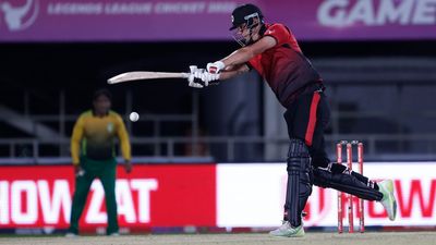 Kevin Pietersen turns back the clock with 86-run knock for World Giants, hits Jayasuriya for 30 runs in an over SportsTak