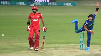 PSL: Shahid Afridi fails to shine as Quetta Gladiators concede 43-run defeat against Islamabad United SportsTak