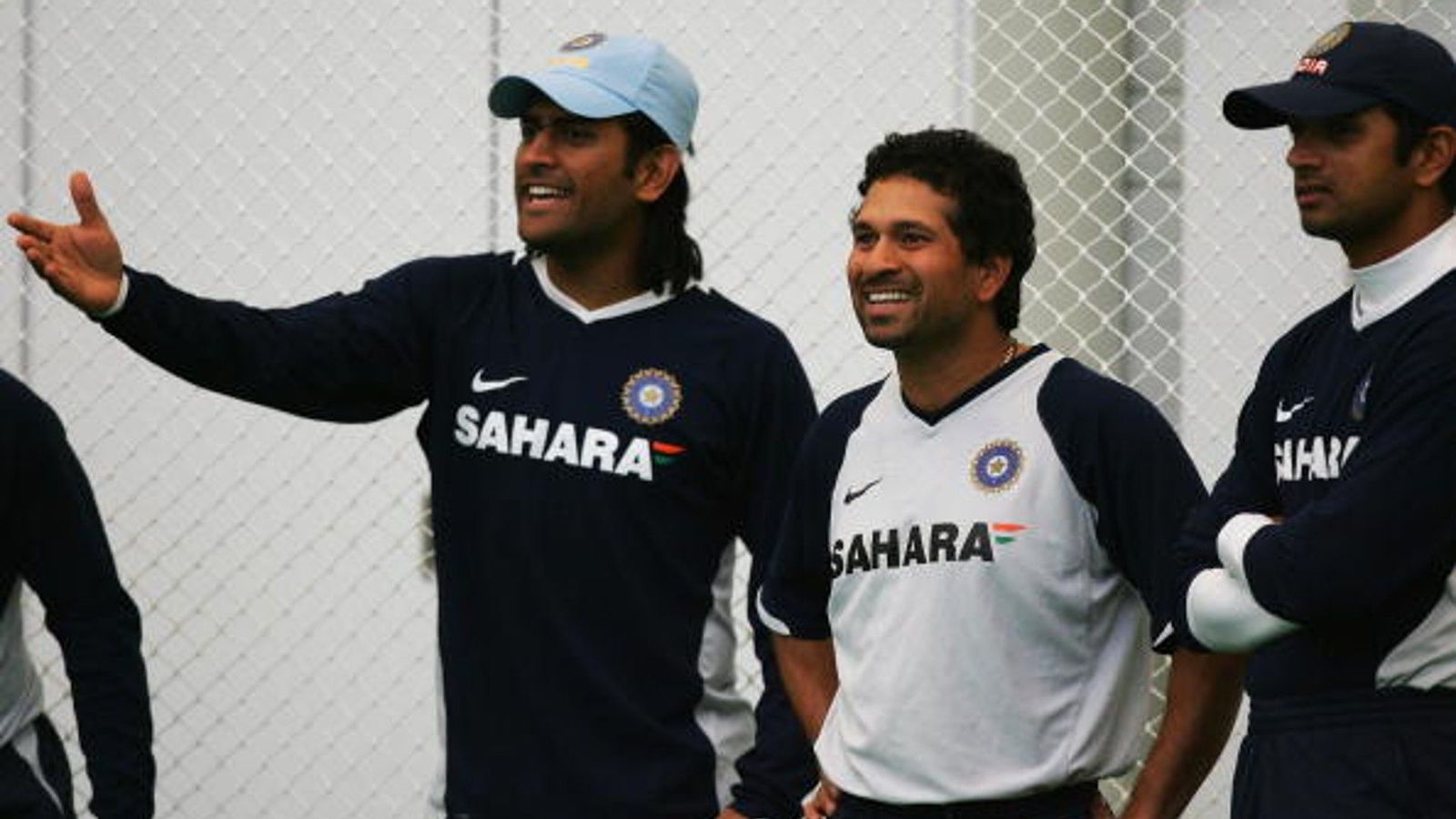 This is how Dravid and Tendulkar played their parts in handing Dhoni India's captaincy in 2007 This is how Dravid and Tendulkar played their parts in handing Dhoni India's captaincy in 2007