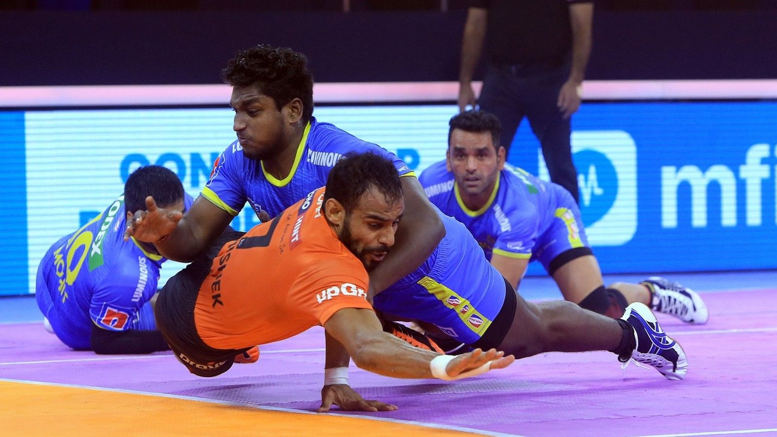 Abhishek Singh shimmers with 10 points as U Mumba edge Tamil Thalaivas to improve Playoff chances Abhishek Singh shimmers with 10 points as U Mumba edge Tamil Thalaivas to improve Playoff chances