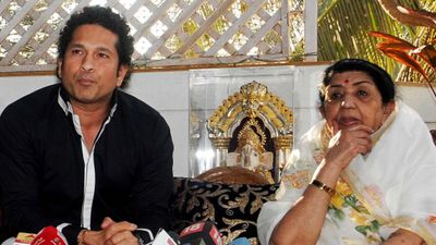 Cricketing fraternity including current and ex-Pakistani players pay tributes to late Lata Mangeshkar SportsTak