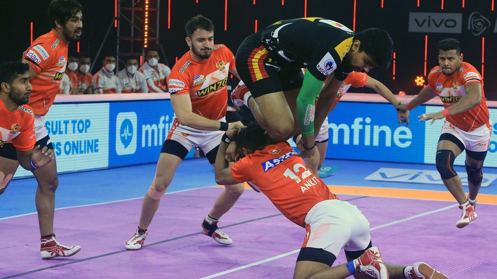 Pardeep Kumar's final minute gem helps Gujarat Giants carve out victory against Bengaluru Bulls Pardeep Kumar's final minute gem helps Gujarat Giants carve out victory against Bengaluru Bulls
