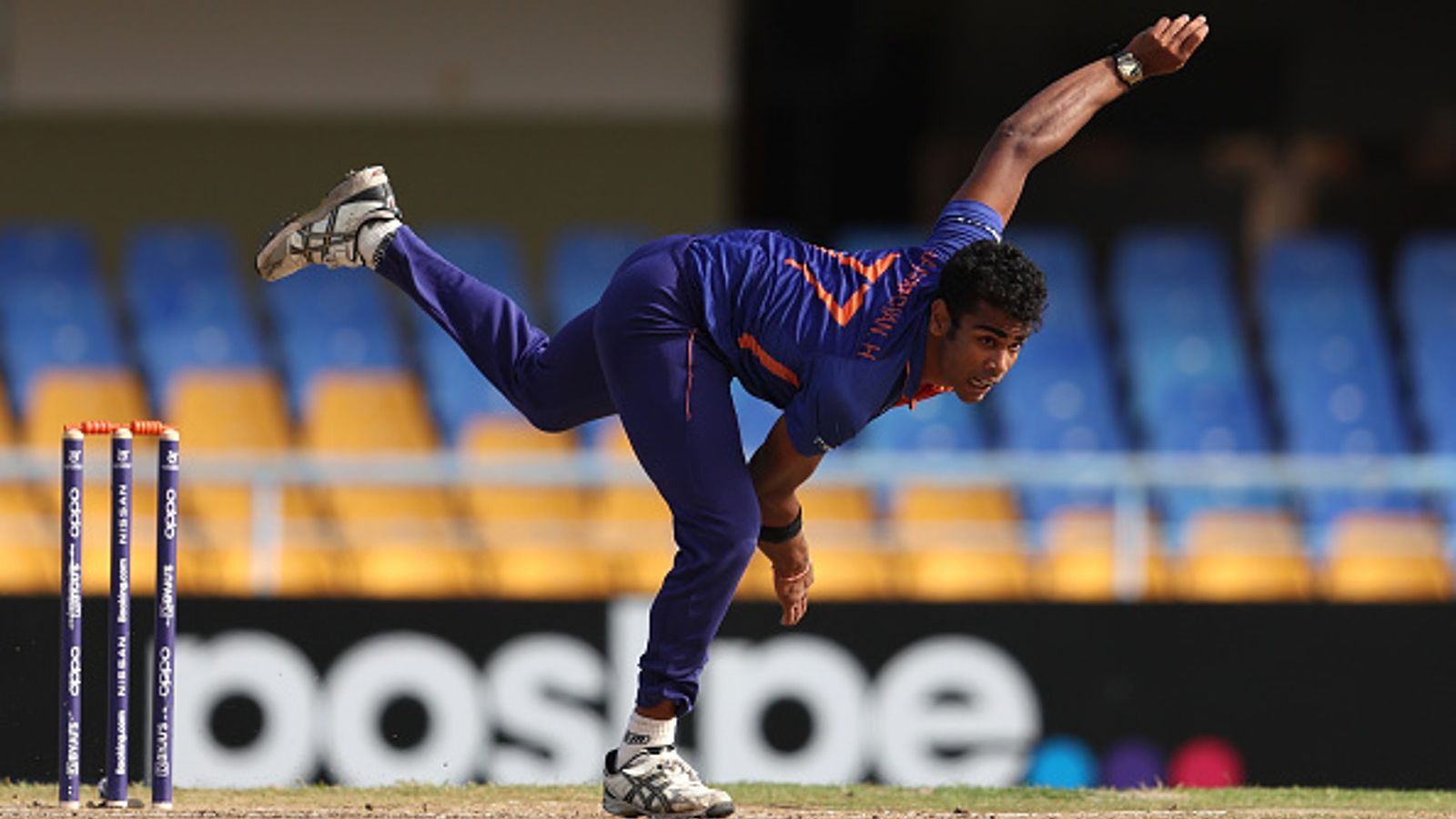 'He really loved the way Dhoni handled the game,' CSK's new signing Rajvardhan Hangargekar remembers late father 'He really loved the way Dhoni handled the game,' CSK's new signing Rajvardhan Hangargekar remembers late father