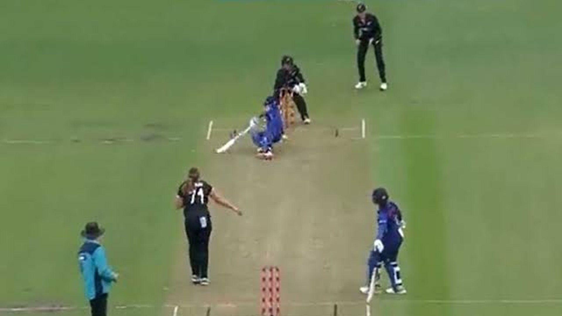 IND vs NZ WODI: Harmanpreet dismissed in strange fashion against White Ferns to continue form slump IND vs NZ WODI: Harmanpreet dismissed in strange fashion against White Ferns to continue form slump