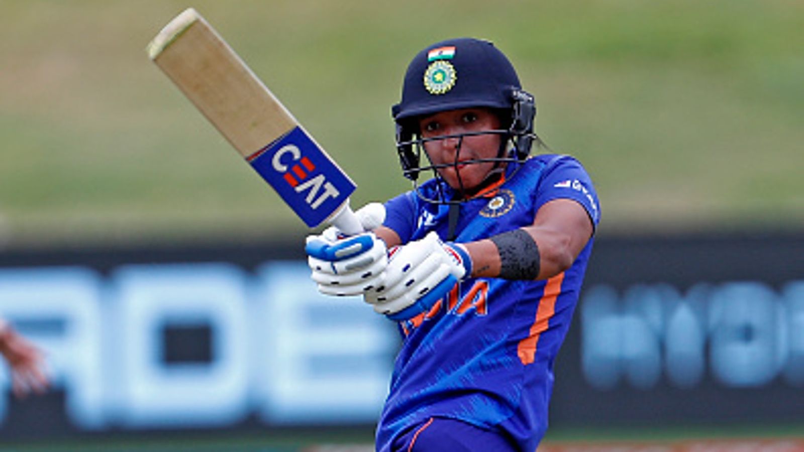 Harmanpreet Kaur scores much-needed half-century as India secure victory in final ODI against New Zealand Harmanpreet Kaur scores much-needed half-century as India secure victory in final ODI against New Zealand