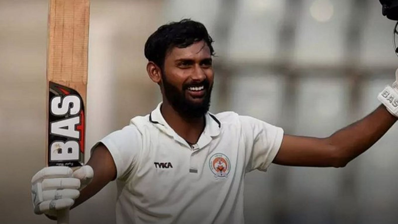 Ranji Trophy: Few days after losing newborn daughter, Baroda's Vishnu Solanki slams hundred Ranji Trophy: Few days after losing newborn daughter, Baroda's Vishnu Solanki slams hundred
