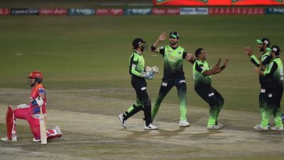Lahore Qalandars qualify for the final after defeating Islamabad United in last-over thriller SportsTak