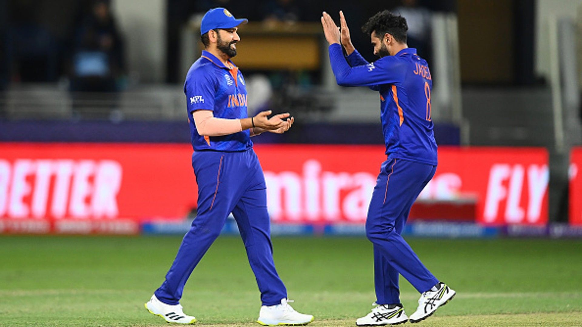 Indian team set to script an amazing T20I record as they face Sri Lanka in 3rd T20I Indian team set to script an amazing T20I record as they face Sri Lanka in 3rd T20I