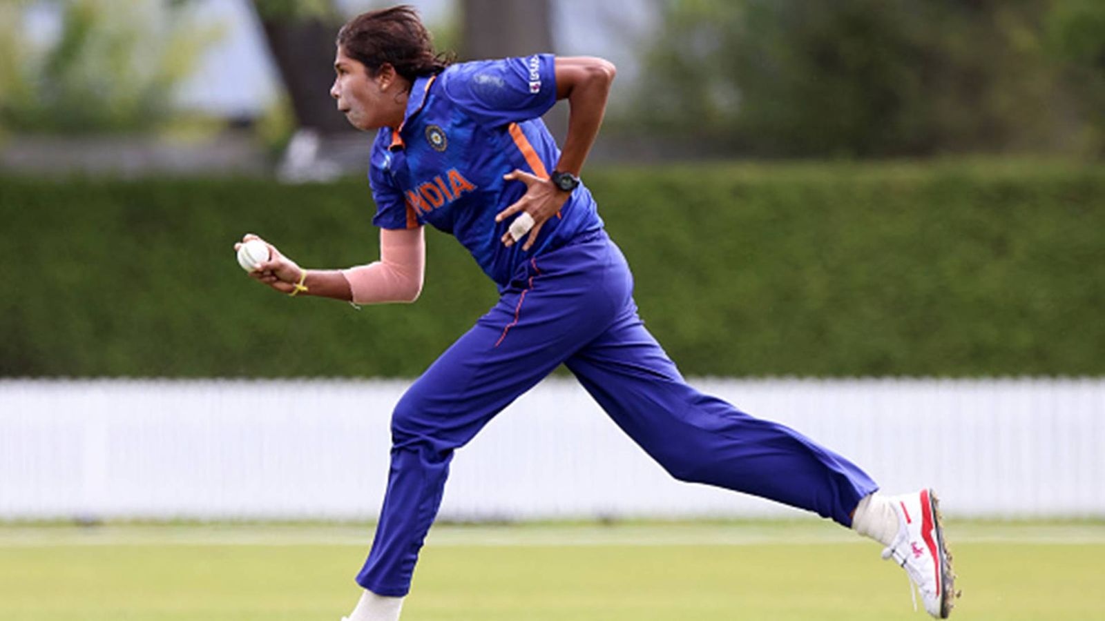 Women's World Cup 2022: Jhulan Goswami needs just 4 wickets & 4 catches to get these all-time WC records to her name Women's World Cup 2022: Jhulan Goswami needs just 4 wickets & 4 catches to get these all-time WC records to her name