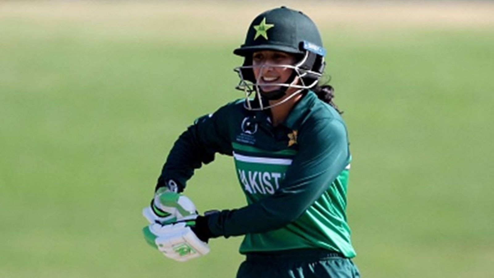 Bismah Maroof dedicates comeback fifty to daughter with cradle celebration but misses World Cup record by 2 runs Bismah Maroof dedicates comeback fifty to daughter with cradle celebration but misses World Cup record by 2 runs