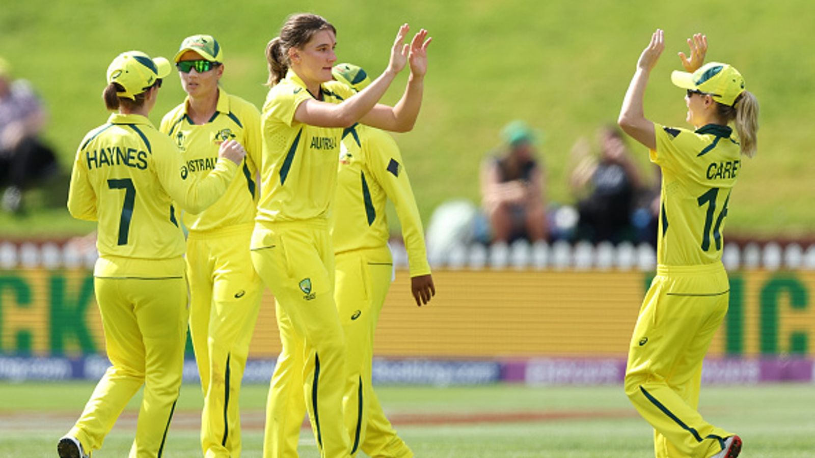 Women's World Cup 2022: Australia beat South Africa by five wickets to keep unbeaten run alive Women's World Cup 2022: Australia beat South Africa by five wickets to keep unbeaten run alive