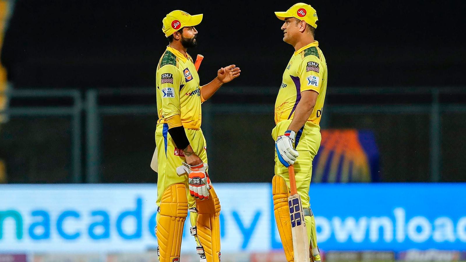 'I feel that MS Dhoni is still captain of the team': Harbhajan Singh wants Ravindra Jadeja to 'look after field setting' 'I feel that MS Dhoni is still captain of the team': Harbhajan Singh wants Ravindra Jadeja to 'look after field setting'