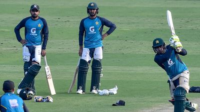 'I have no idea which of our cousins refused to give shoes to Babar': Umar Akmal falsifies Pakistan skipper's claim SportsTak