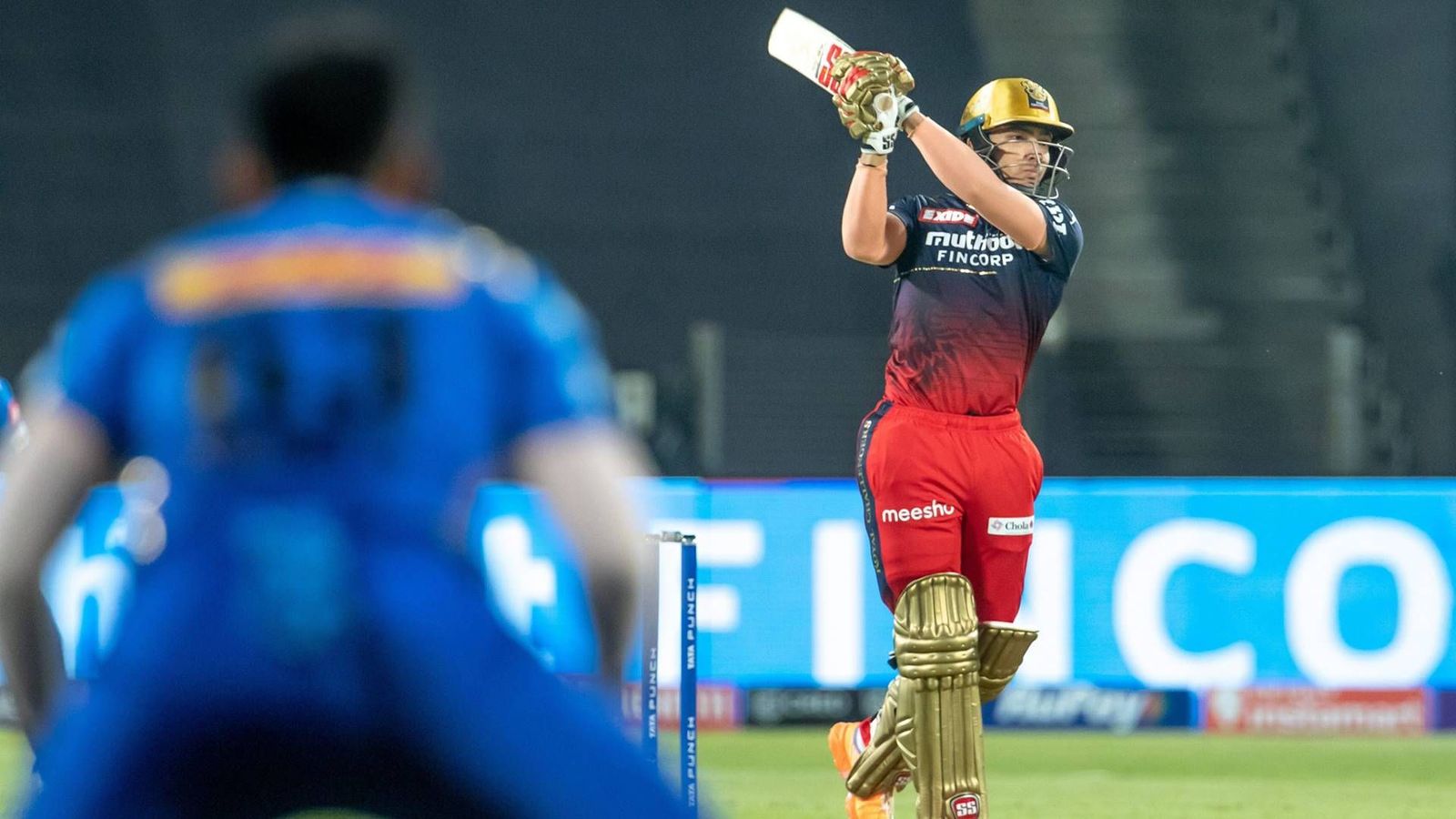 After CSK, MI lose their 4th match in a row, Rawat-Kohli partnership pulls off easy run chase for RCB After CSK, MI lose their 4th match in a row, Rawat-Kohli partnership pulls off easy run chase for RCB