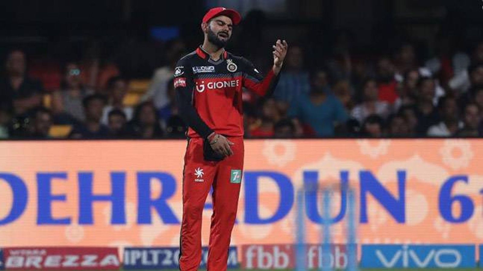 Controversial LBW decision leaves Virat Kohli furious during match against Mumbai Indians Controversial LBW decision leaves Virat Kohli furious during match against Mumbai Indians