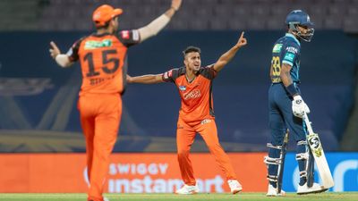 IPL 2022: 'Never lose pace,' says SRH coach Dale Steyn to young Indian pacer SportsTak