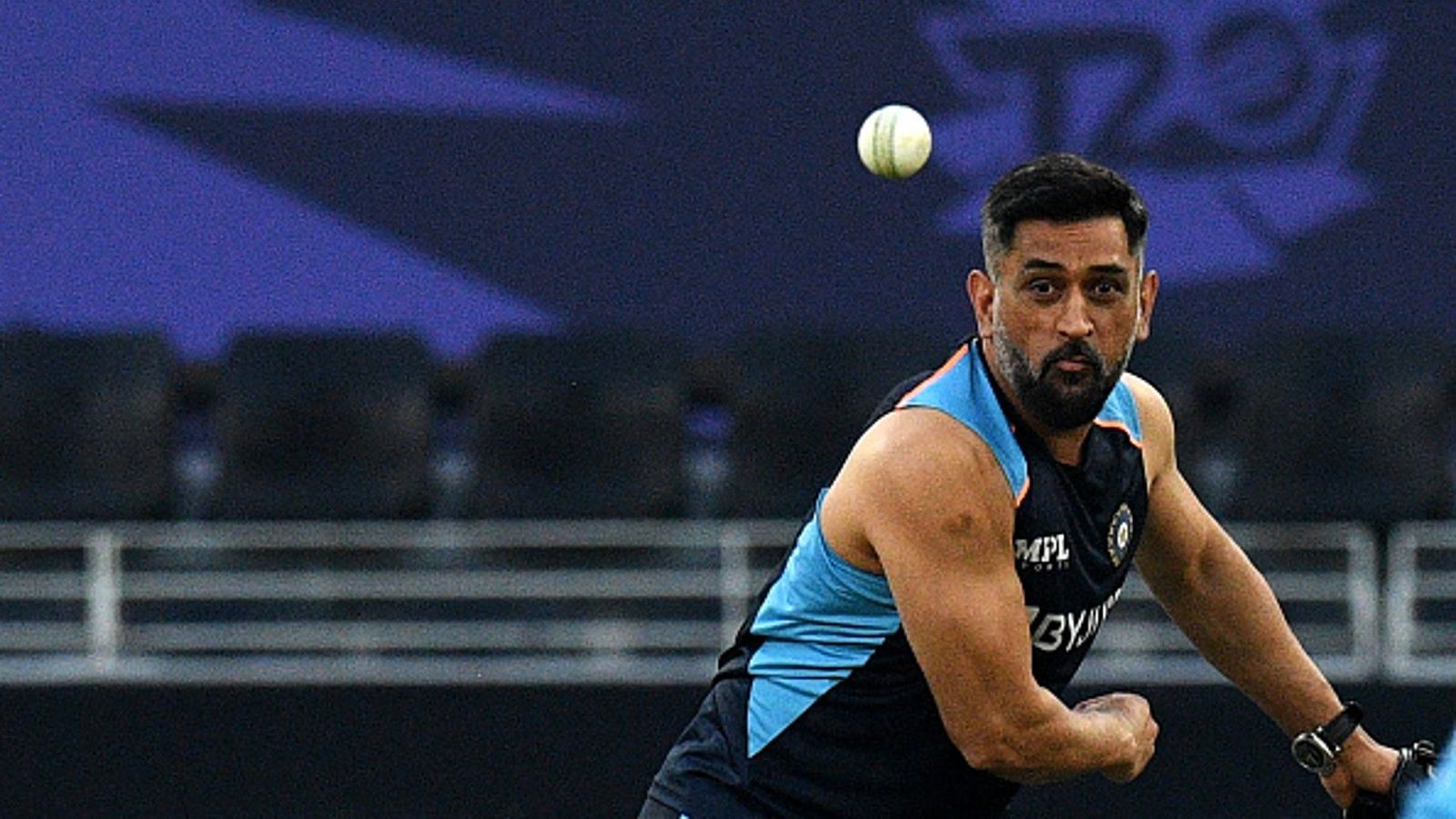 'Off-spinner ko T20 mein sab maarne hi dekhte hai, so put some thought behind your bowling': Dhoni's advice to CSK net bowler 'Off-spinner ko T20 mein sab maarne hi dekhte hai, so put some thought behind your bowling': Dhoni's advice to CSK net bowler