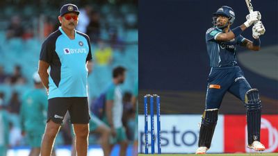 IPL 2022: Former India coach Ravi Shastri surprised at MI's decision to release Hardik Pandya SportsTak