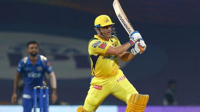 IPL 2022: Dhoni hailed as 'the greatest finisher ever' after last-ball victory over Mumbai Indians SportsTak