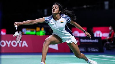 Uber Cup: PV Sindhu, Aakarshi Kashyap shine as India women's team cruise into knockout stage SportsTak