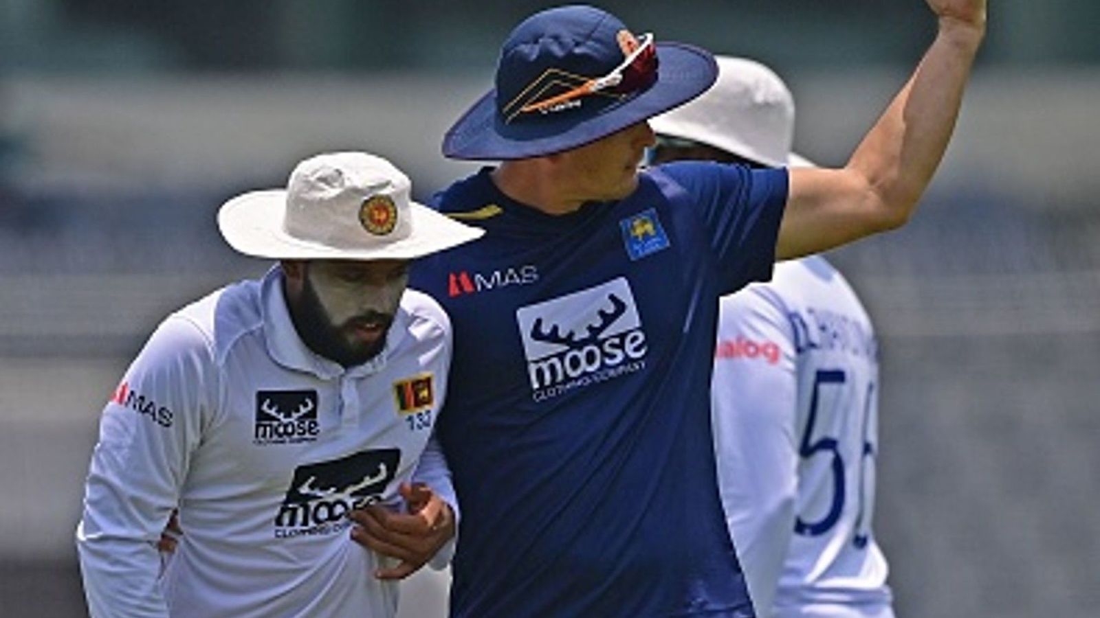 Lanka star batter walks off the field due to chest pain during 2nd Test vs Bangladesh, hospitalised Lanka star batter walks off the field due to chest pain during 2nd Test vs Bangladesh, hospitalised