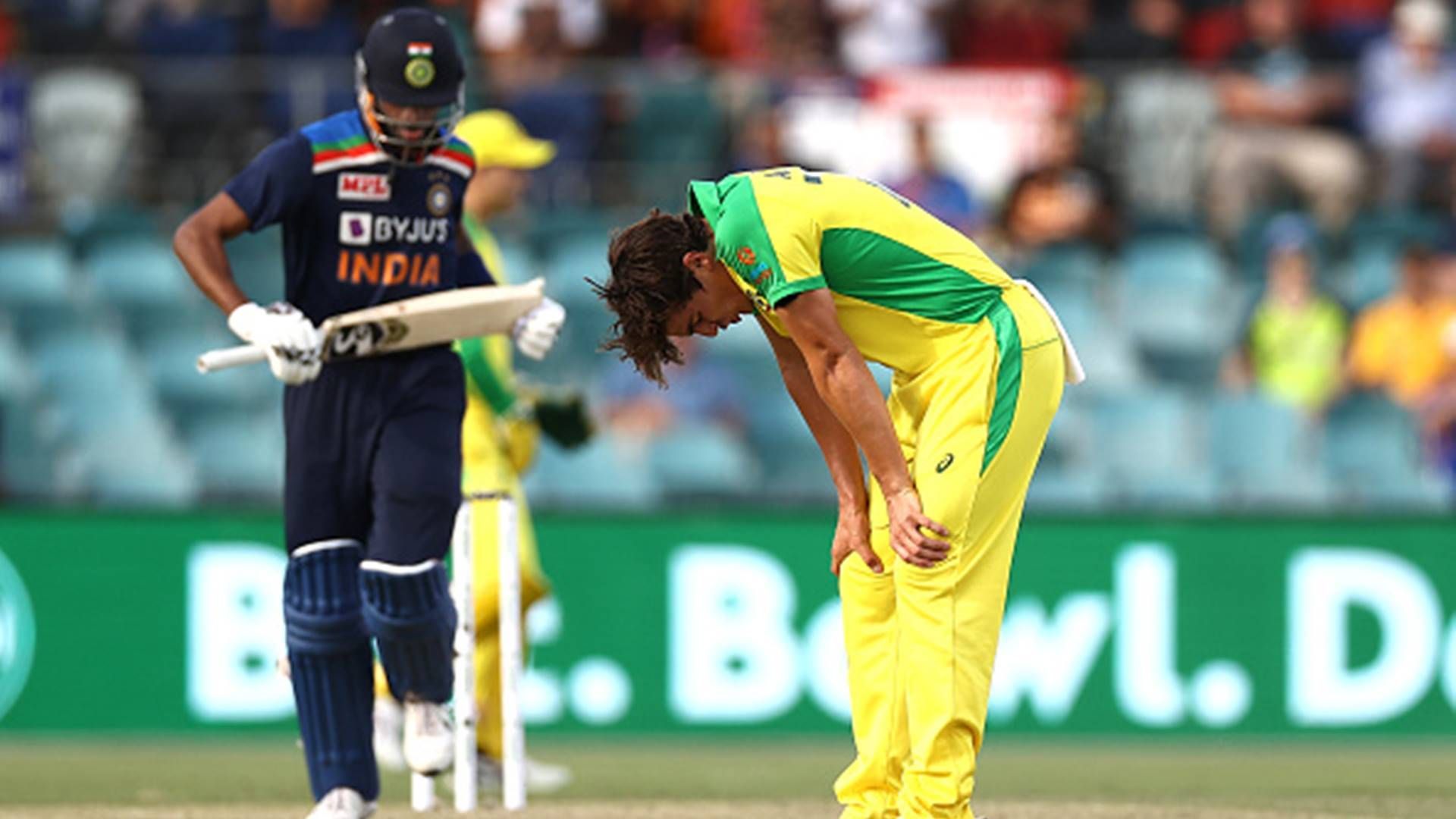 Australian fast bowler's index finger fractured in nets before T20I against Sri Lanka SportsTak