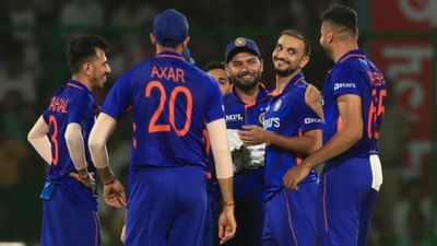 Clinical India keep series alive with 48-run win over SA SportsTak