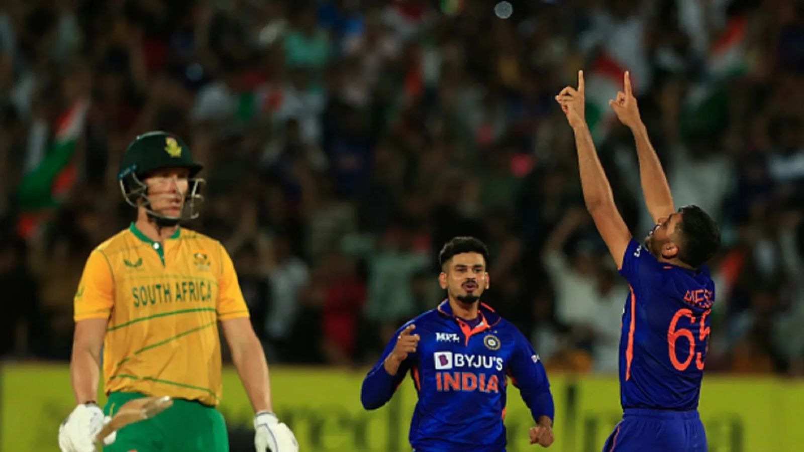 Avesh Khan celebrates 3-wicket over with special tribute to father on his birthday after India beat South Africa Avesh Khan celebrates 3-wicket over with special tribute to father on his birthday after India beat South Africa