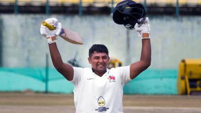 Sarfaraz's robust century spurs Mumbai to 374; MP firm at 123/1 after Day 2 SportsTak