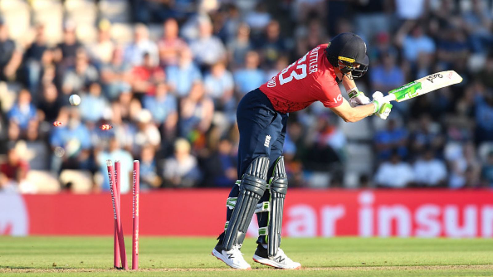 IND vs ENG: Watch how Jos Buttler fell to Bhuvneshwar's deadly inswing, video goes viral! IND vs ENG: Watch how Jos Buttler fell to Bhuvneshwar's deadly inswing, video goes viral!