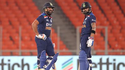 'Such a good batsman doesn’t need any reassurance:' Skipper Rohit Sharma bats for Virat Kohli SportsTak