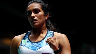 Singapore Open: PV Sindhu breaks final drought after straight sets victory in semifinals SportsTak