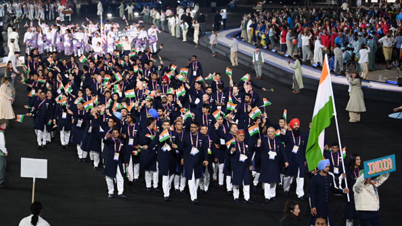 CWG 2022's curtain raiser opens with colourful presentation in Birmingham; PV Sindhu, Manpreet Singh fly India's flag high CWG 2022's curtain raiser opens with colourful presentation in Birmingham; PV Sindhu, Manpreet Singh fly India's flag high