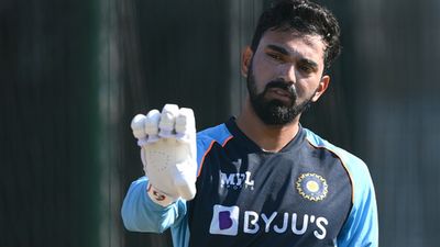 'Do we actually need KL': Former New Zealand player raises doubt on Rahul's spot in Team India SportsTak