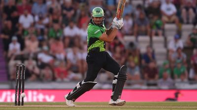 Marcus Stoinis sparks controversy, accuses Pakistan's fast bowler of chucking SportsTak