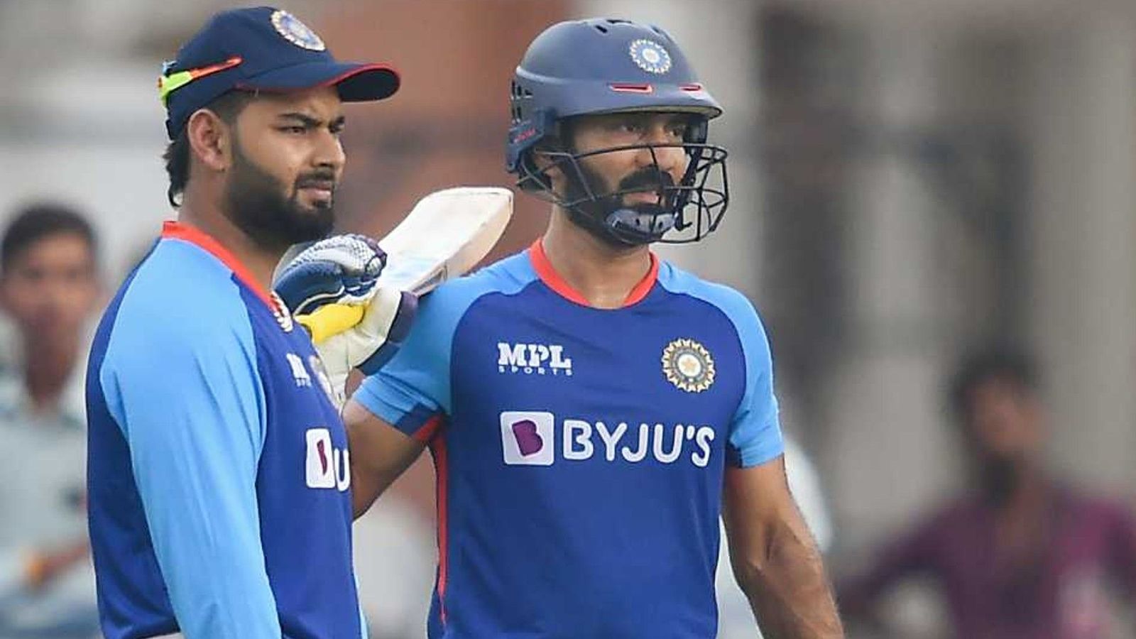 'Impossible to play both Pant and Karthik at same time in Asia Cup': India's star batter ahead of India-Pakistan clash 'Impossible to play both Pant and Karthik at same time in Asia Cup': India's star batter ahead of India-Pakistan clash