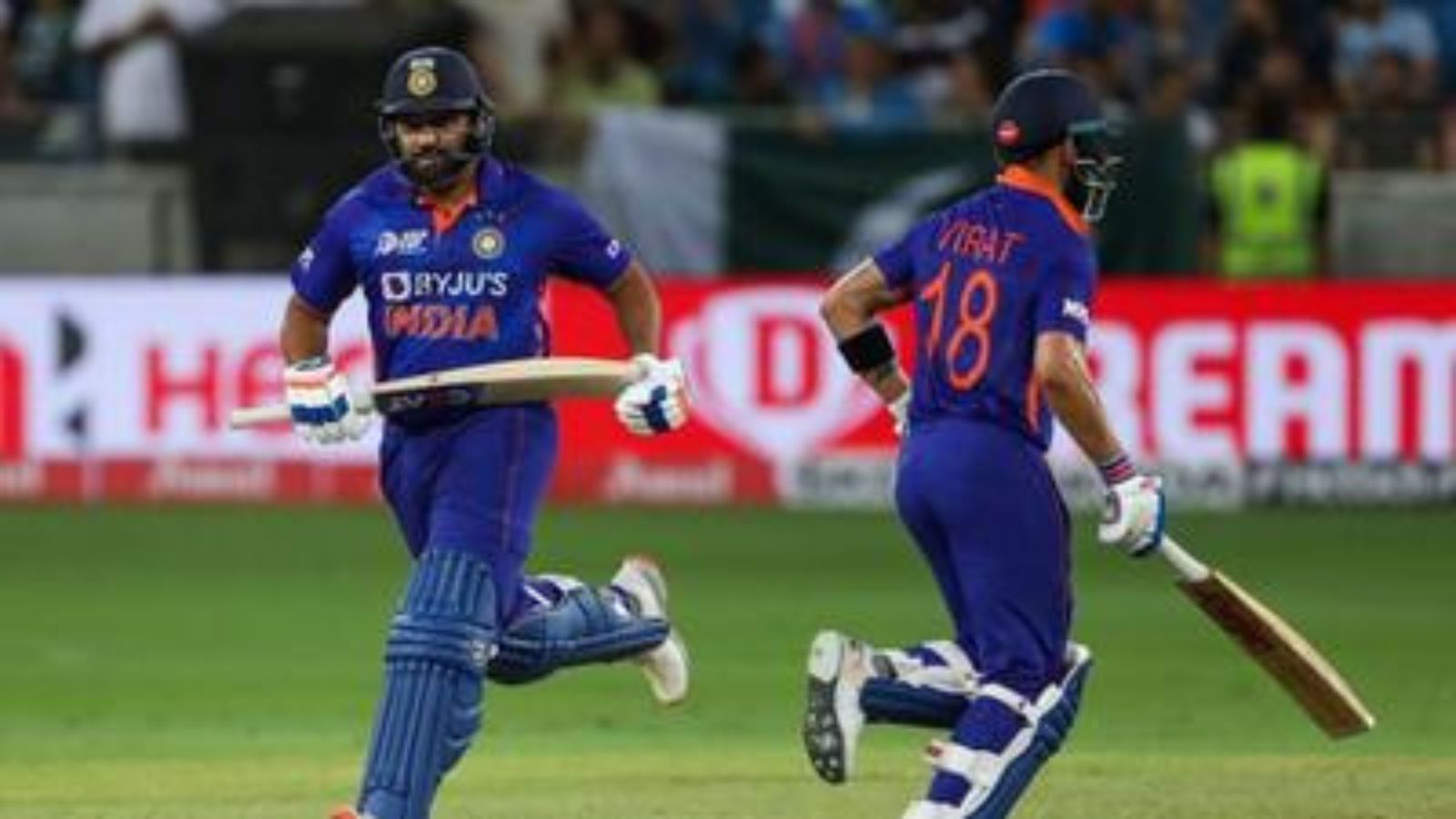 'Get to 70-80 and then maybe...' Sunil Gavaskar annoyed with Rohit and Kohli's contributions despite India's victory 'Get to 70-80 and then maybe...' Sunil Gavaskar annoyed with Rohit and Kohli's contributions despite India's victory