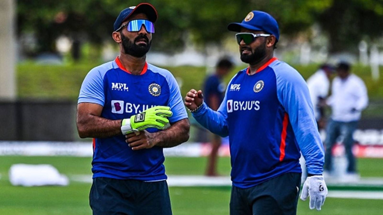 Dinesh Karthik or Rishabh Pant? Which unorthodox wicketkeeper-batter will India persist with in T20Is? Dinesh Karthik or Rishabh Pant? Which unorthodox wicketkeeper-batter will India persist with in T20Is?