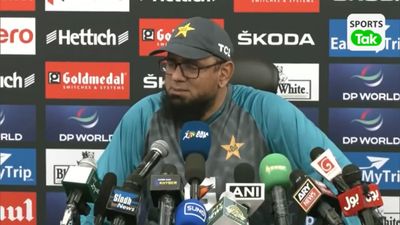 SAQLAIN MUSHTAQ PRESS CONFERENCE: 'Rizwan is a superhuman'; wants PAK to take lessons into final SportsTak