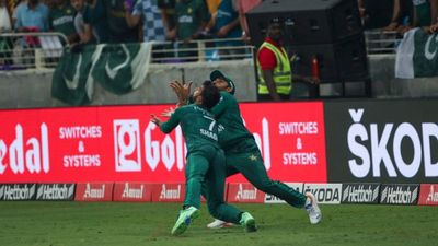 Asia Cup 2022: After on-field collision snatches victory from Pakistan, THIS player makes public apology on social media SportsTak