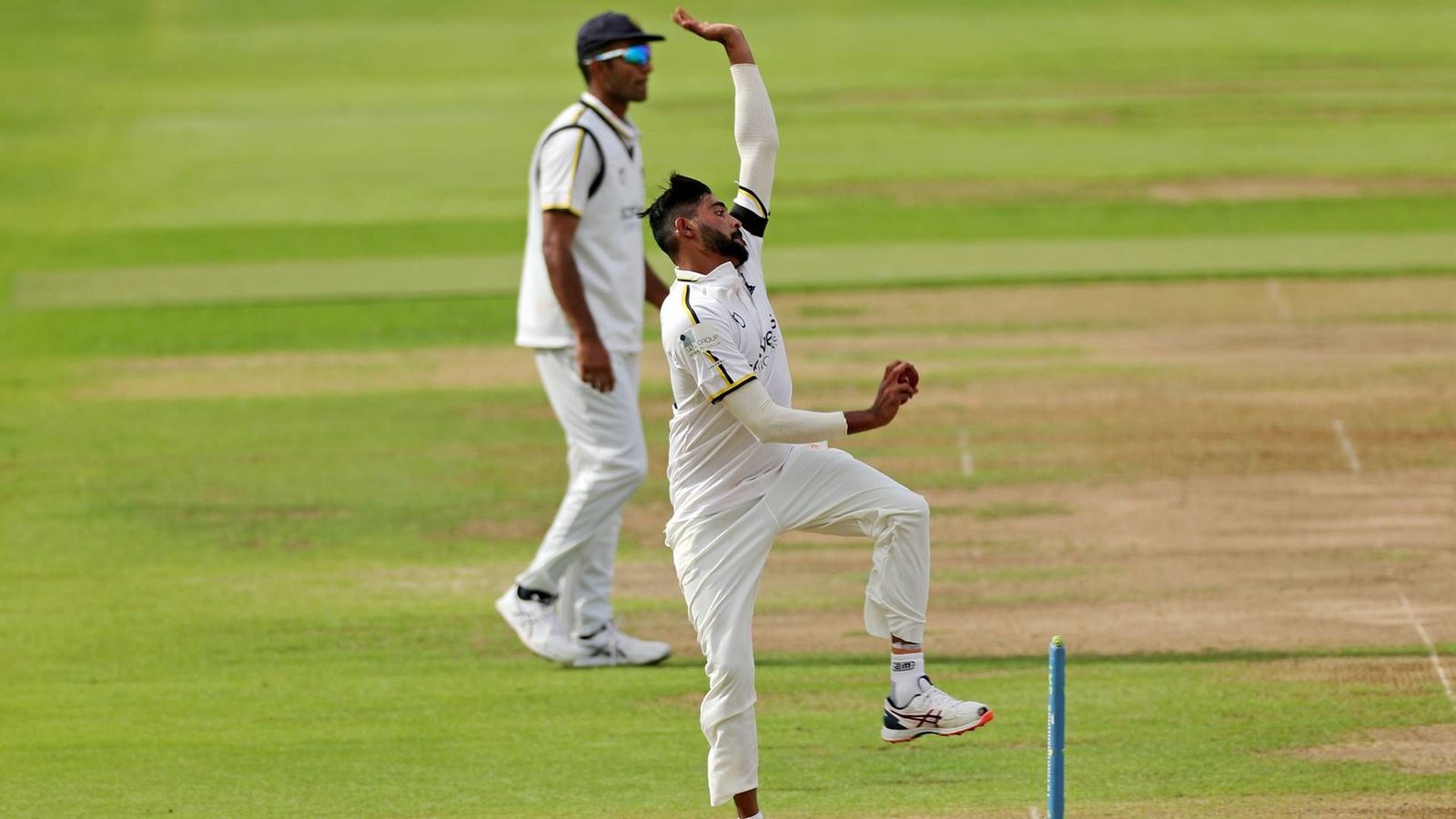 Sensational Mohammed Siraj bags fifer on County debut for Warwickshire Sensational Mohammed Siraj bags fifer on County debut for Warwickshire